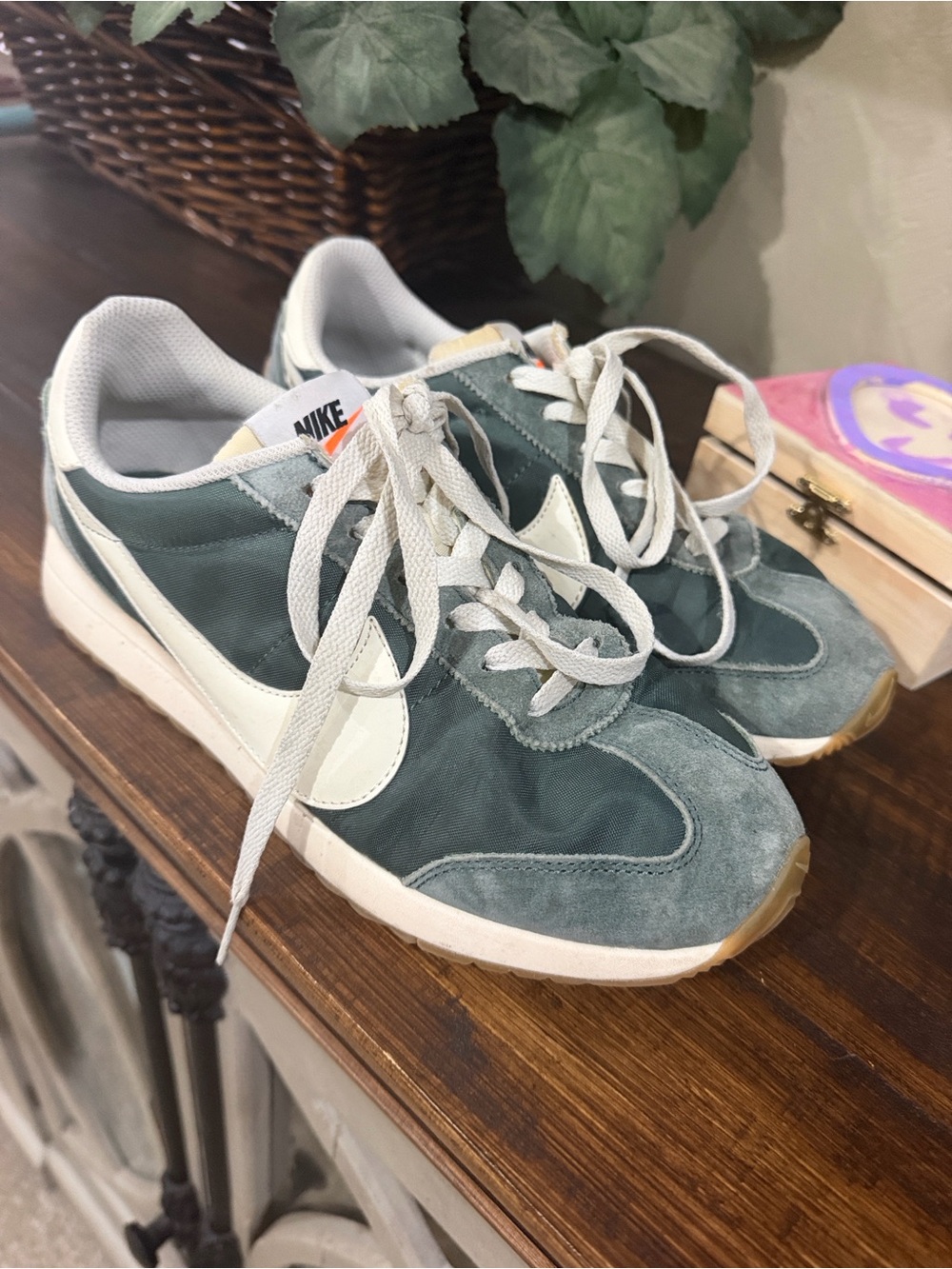 Women’s shoes